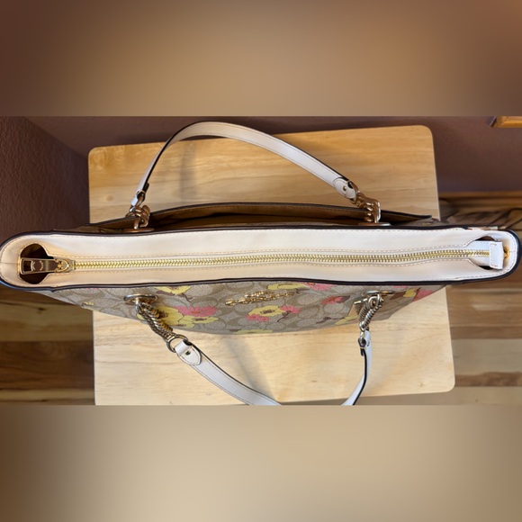 Coach Floral Signature Cammie Chain Tote | Spring Print | EUC - Picture 9 of 11